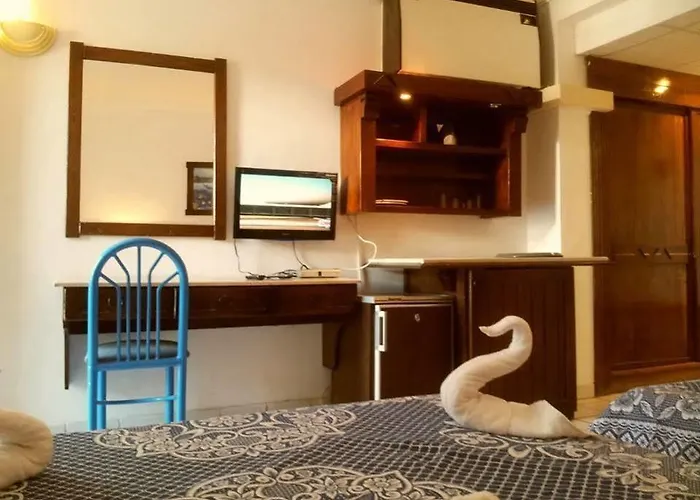 Heliopolis Hotel *